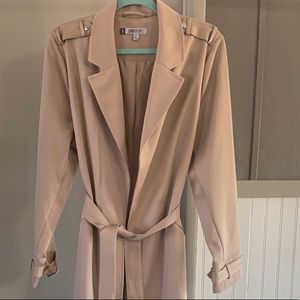 Gorgeous Jennifer Lopez coat